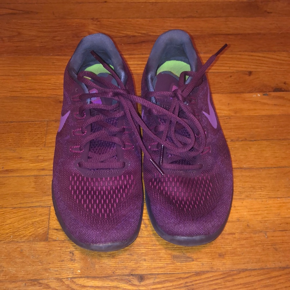 Nike free runs